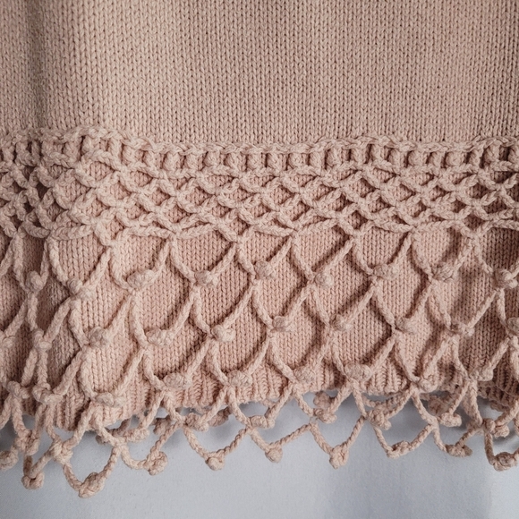 Chico's Blush Pink Knit Braided Crochet Bottom Women's Scoop Neck Sweater Size 1 - Picture 3 of 7